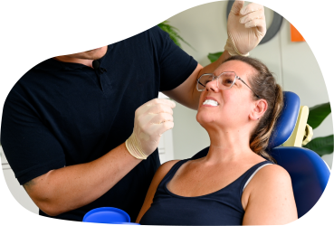 Einsetzen Schnarchschiene Patienten